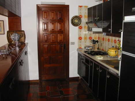 Ground floor of large home with views in Sta. Úrsula.