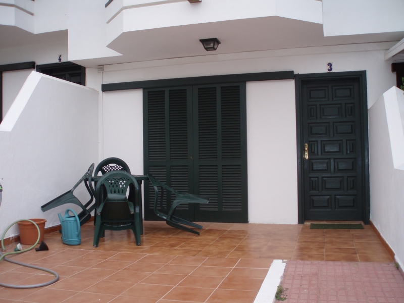 Large detached duplex home in La Paz in quiet residencial area.