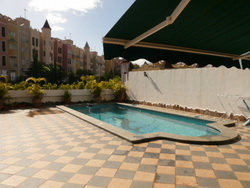 Chalet con piscina en La Quinta