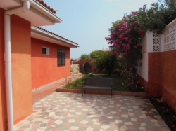 Family home with separate studio, large garden and ocean views in El Sauzal.
