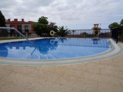 Beautiful detached house with garden, terraces, pool, garage......complete equipped!