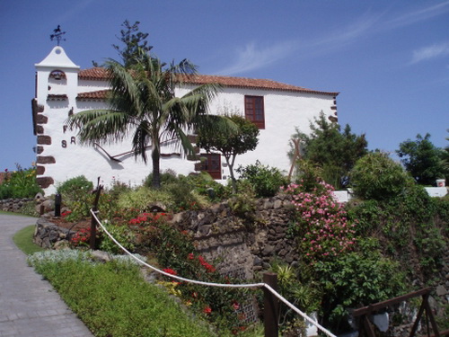 Large canarian finca home with own chapel.