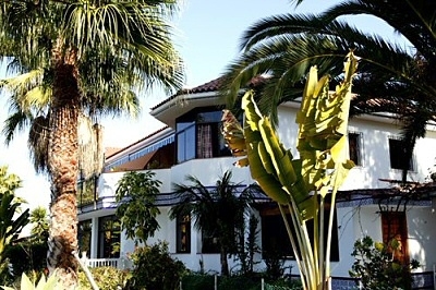 Großzügige Villa mit 3 zusätzlichen Appartements und Traumblick auf Puerto de la Cruz und die Nordküste von Teneriffa