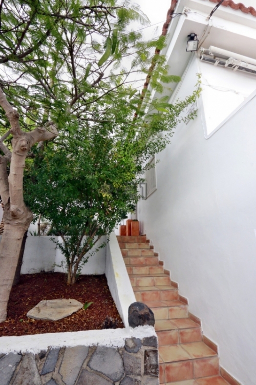 Adeje: Schicke Villa mit 4 Schlafzimmern, separatem Appartement und Pool in ruhiger Aussichtslage von Los Menores