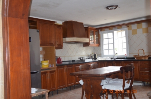 Semi-detached house, completely renovated, 3 Bedrooms, 2 Bathrooms, garage, 240m2